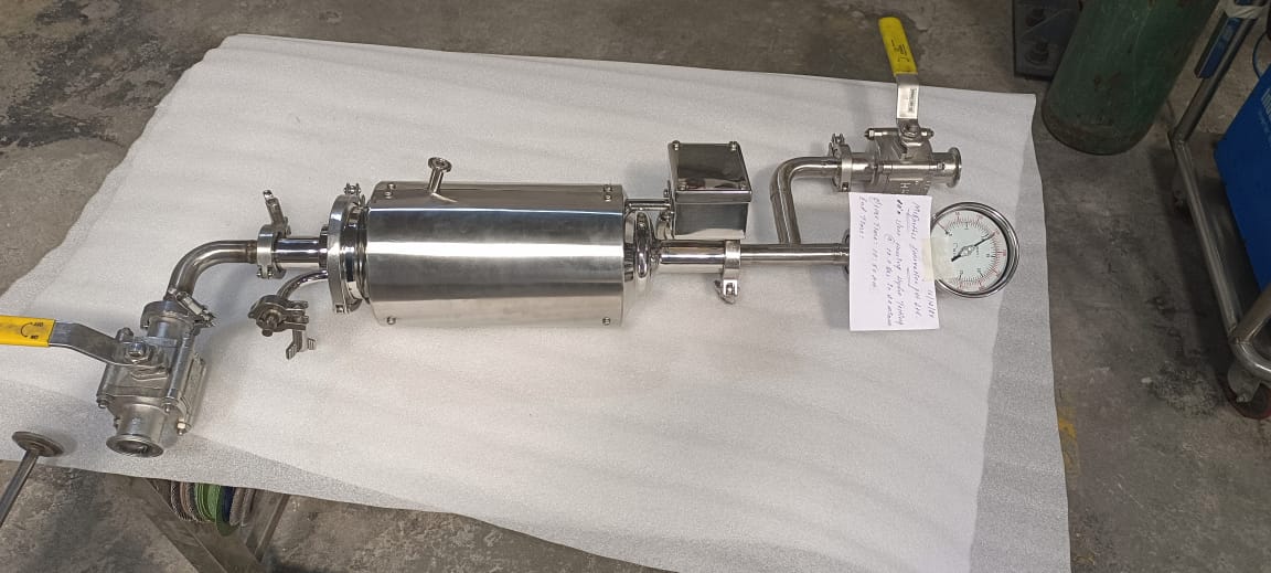 Vent housing with heater